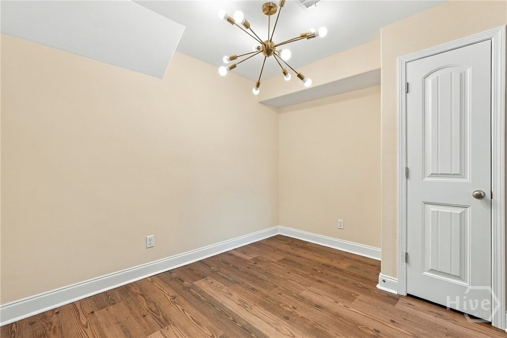 Image 8 of property listing at 25 Abaco Court, Savannah, GA 31419