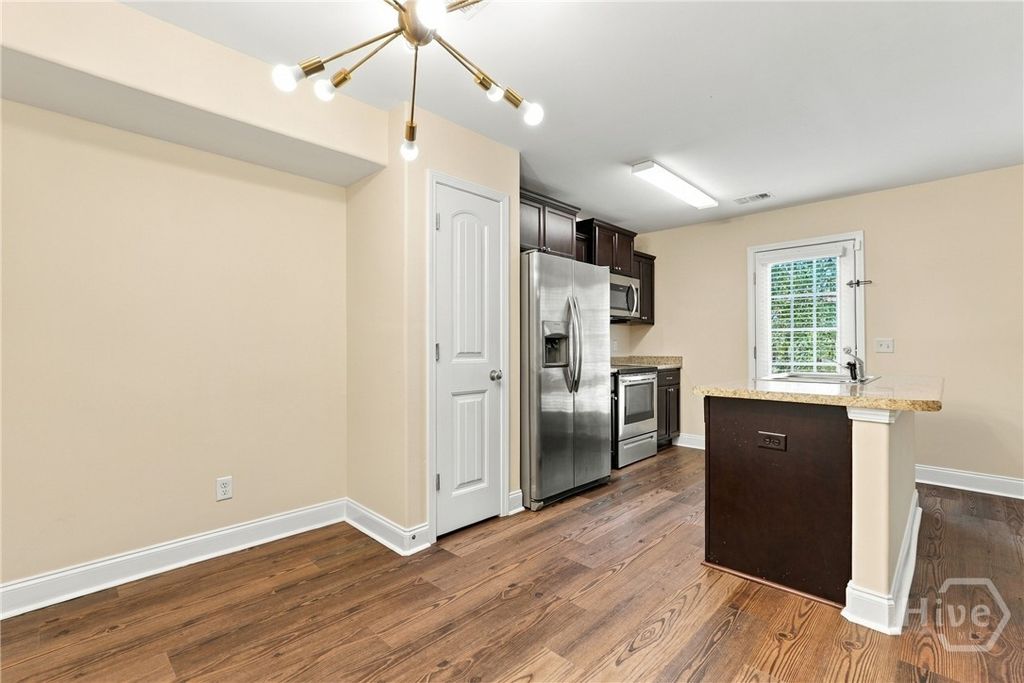 Image 9 of property listing at 25 Abaco Court, Savannah, GA 31419