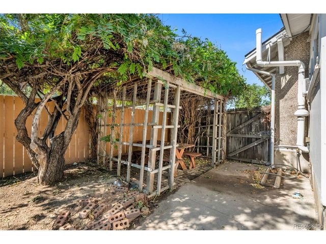 2080 S Emerson St, Denver, CO 80210