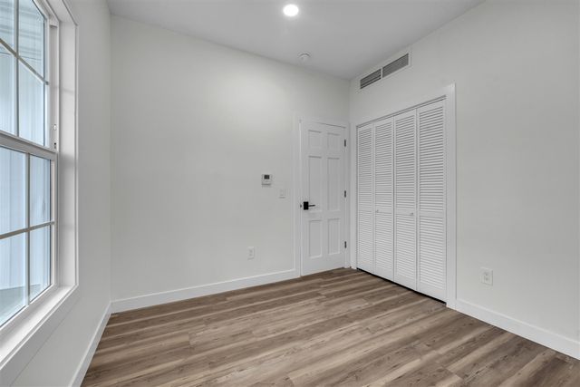 2301 Oxford Street, Kalamazoo, MI 49004