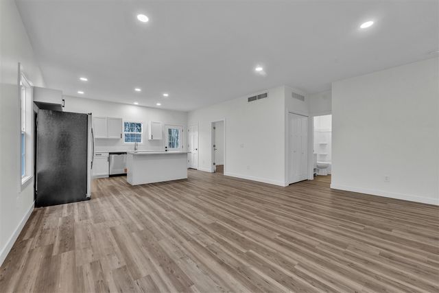 2301 Oxford Street, Kalamazoo, MI 49004