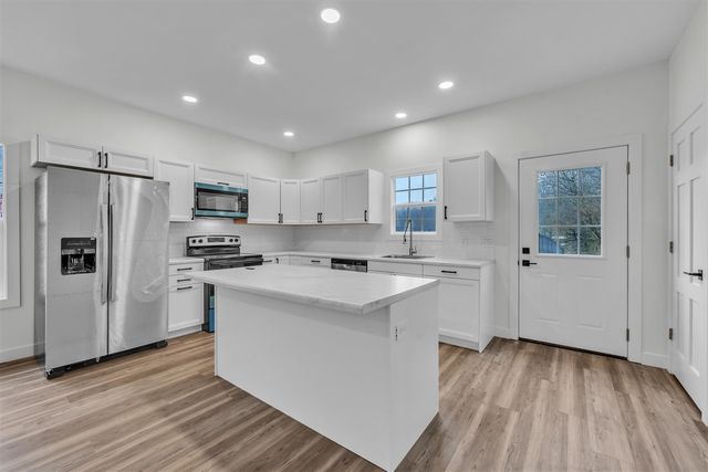 2301 Oxford Street, Kalamazoo, MI 49004