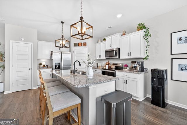 106 Rainy Court, Hoschton, GA 30548