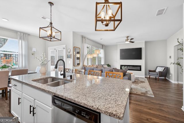 106 Rainy Court, Hoschton, GA 30548