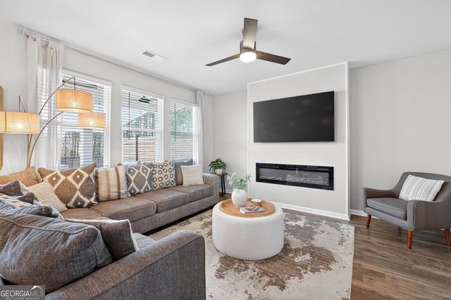 106 Rainy Court, Hoschton, GA 30548