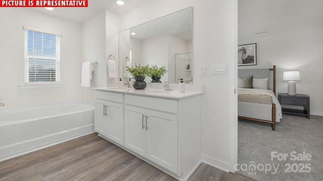 11201 Cardinal Creek Avenue, Charlotte, NC 28215