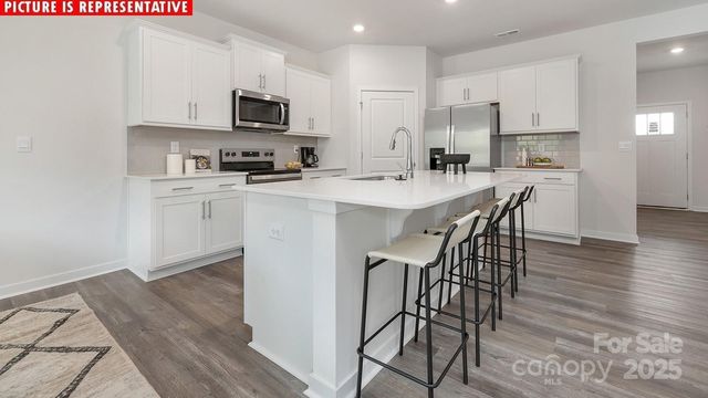 11201 Cardinal Creek Avenue, Charlotte, NC 28215