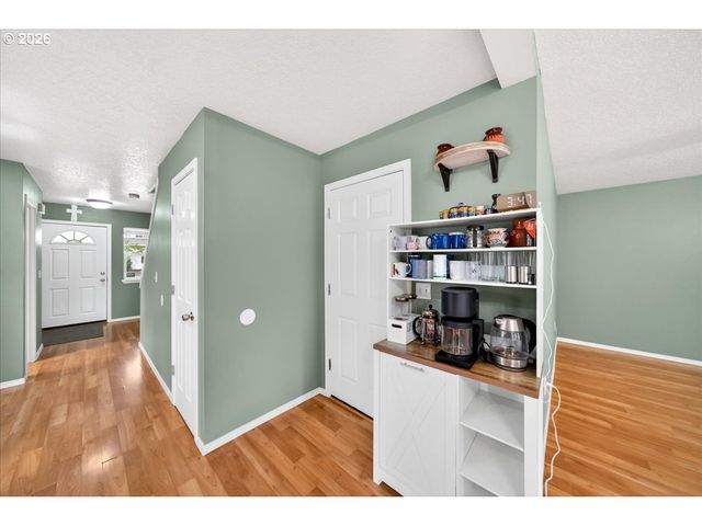 4248 Se WALNUT Ct, Hillsboro, OR 97123