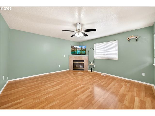 4248 Se WALNUT Ct, Hillsboro, OR 97123