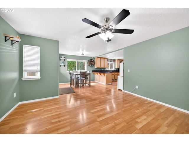 4248 Se WALNUT Ct, Hillsboro, OR 97123