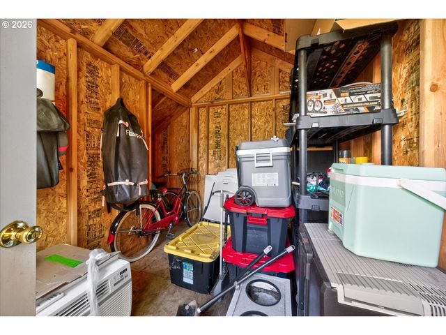 4248 Se WALNUT Ct, Hillsboro, OR 97123
