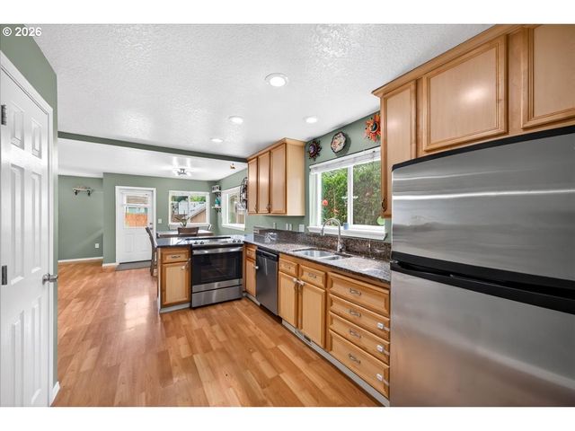 4248 Se WALNUT Ct, Hillsboro, OR 97123