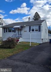 124 E WILSON AVE, Moorestown, NJ 08057