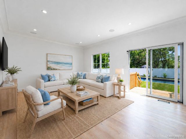 405 S Oakwood Drive, Laurel, NY 11948