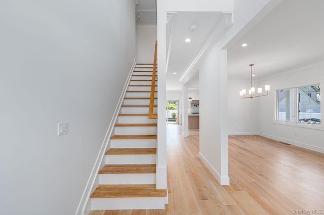 405 S Oakwood Drive, Laurel, NY 11948