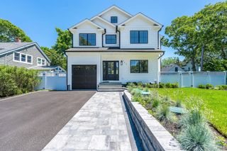 405 S Oakwood Drive, Laurel, NY 11948