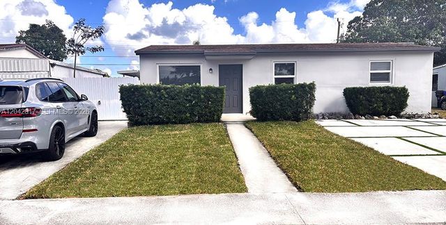 721 N 68th Ter, Hollywood, FL 33024