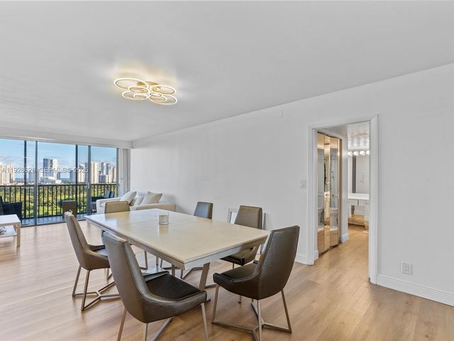 20335 W Country Club Dr 1608, Aventura, FL 33180