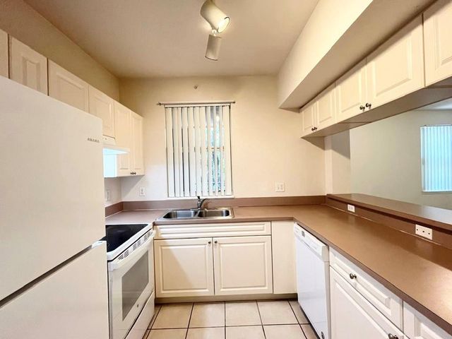 6812 W Sample Road 6812, Coral Springs, FL 33067