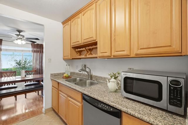 2701 Lone Bluff 18, San Jose, CA 95111
