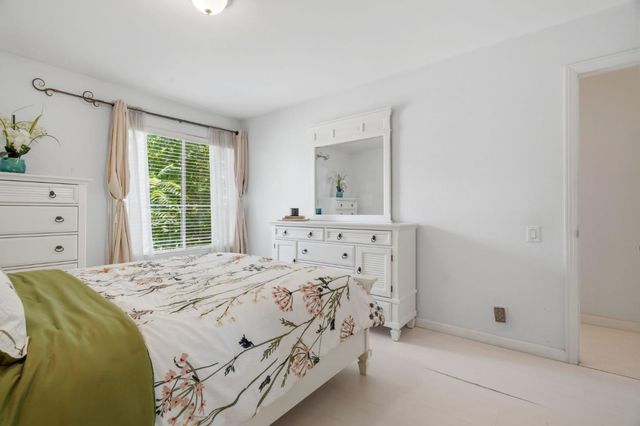 2701 Lone Bluff 18, San Jose, CA 95111