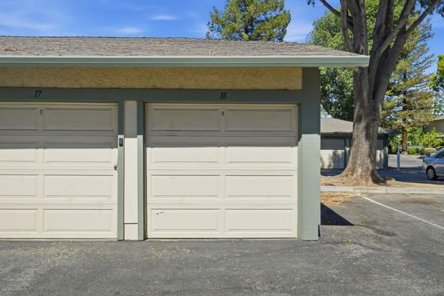 2701 Lone Bluff 18, San Jose, CA 95111