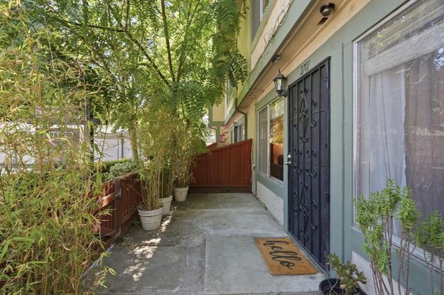 2701 Lone Bluff 18, San Jose, CA 95111