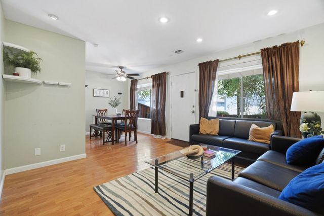 2701 Lone Bluff 18, San Jose, CA 95111
