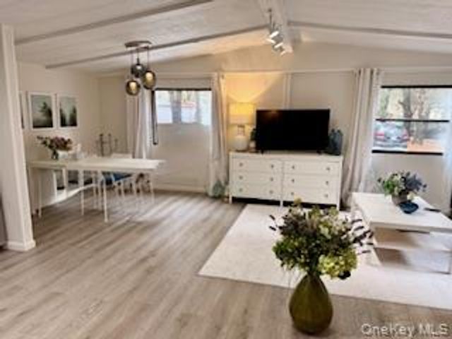 30 SoHo Circle, Fallsburg, NY 12759