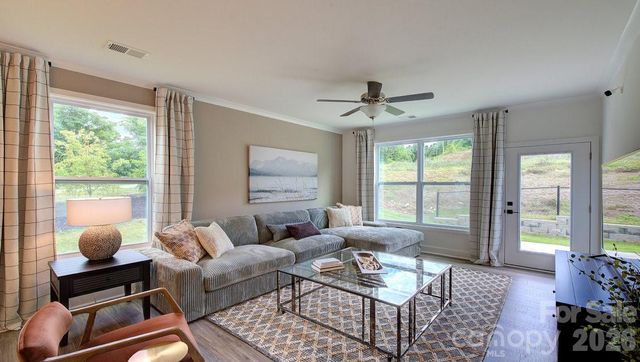 125 Sugg Trail, Weaverville, NC 28787
