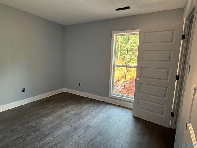 11697 Cowford Road, Athens, AL 35611