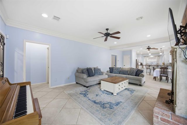 2907 Forest Garden Drive, Houston, TX 77345