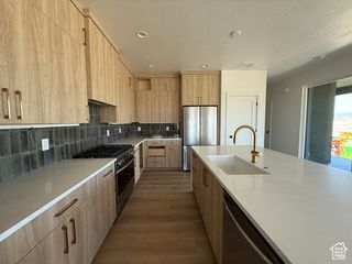 6962 W TERRAINE RD #137, West Jordan, UT 84081
