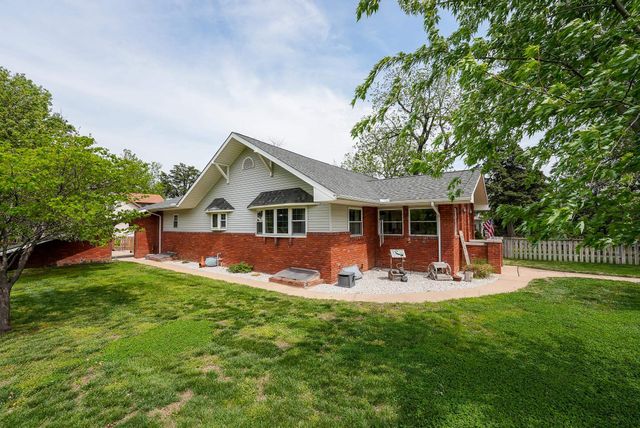830 W Central Ave, El Dorado, KS 67042