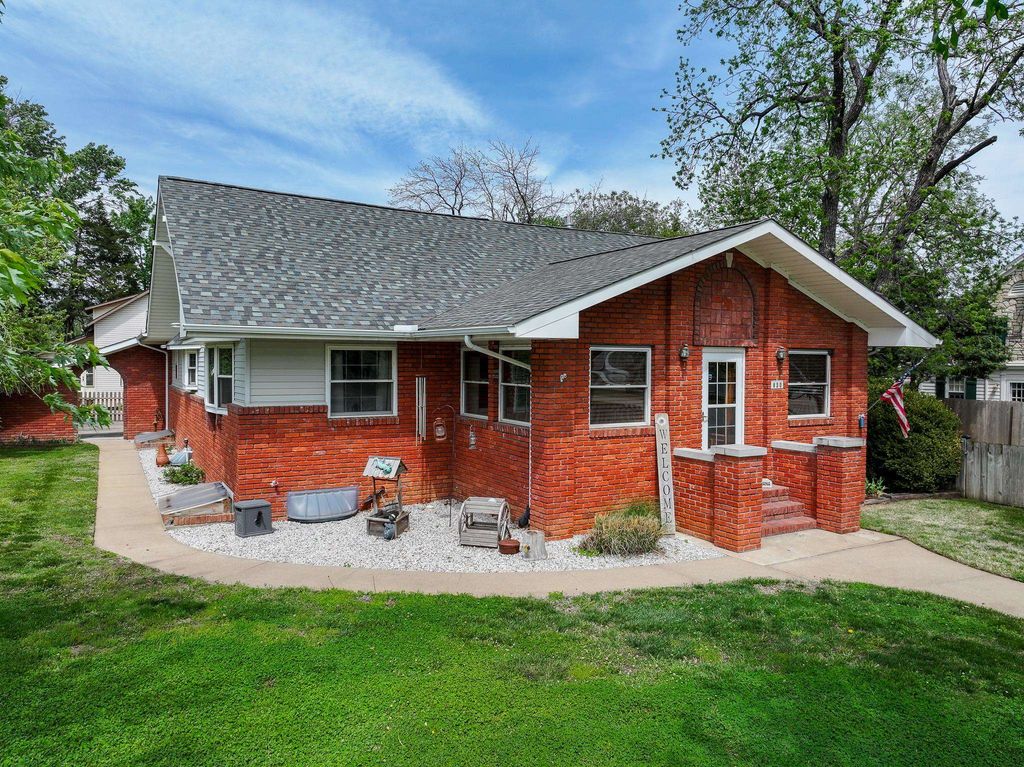 830 W Central Ave, El Dorado, KS 67042