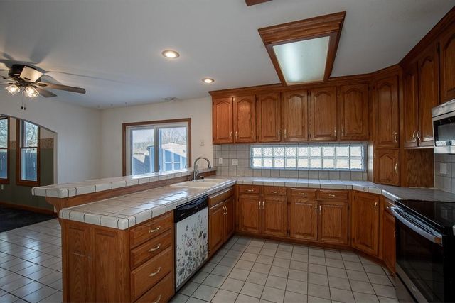 2407 S Harding Street, Oak Grove, MO 64075