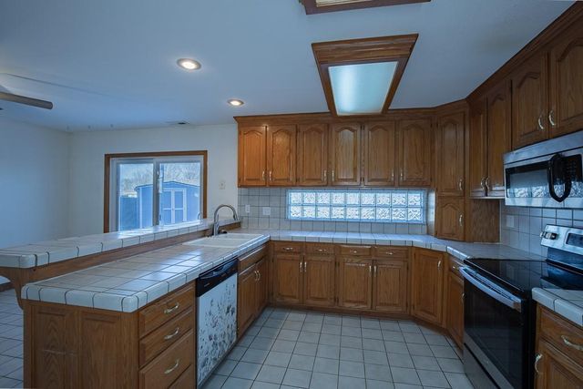 2407 S Harding Street, Oak Grove, MO 64075