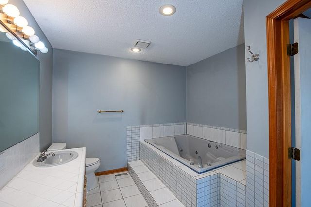 2407 S Harding Street, Oak Grove, MO 64075