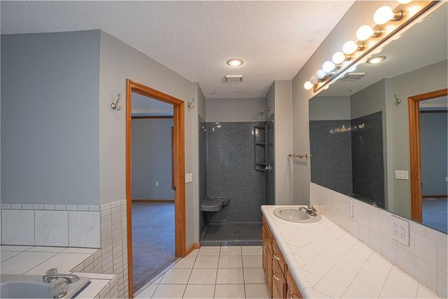 2407 S Harding Street, Oak Grove, MO 64075