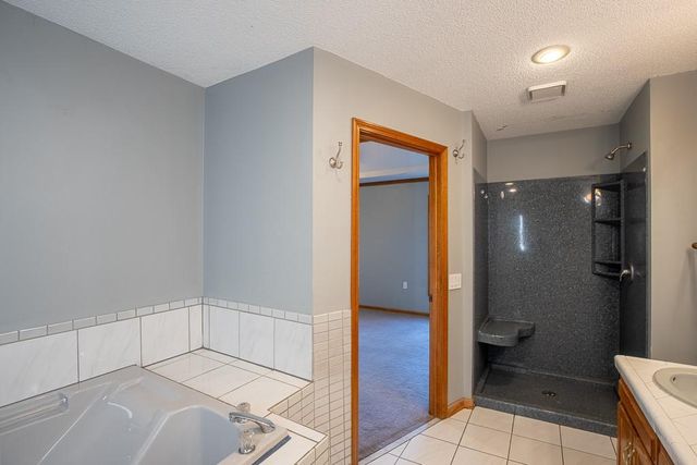 2407 S Harding Street, Oak Grove, MO 64075