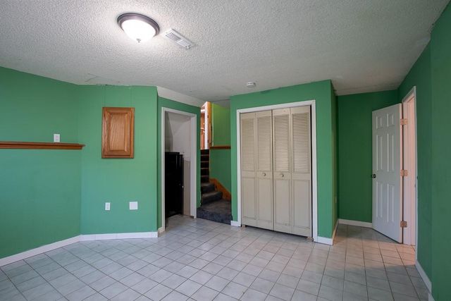 2407 S Harding Street, Oak Grove, MO 64075