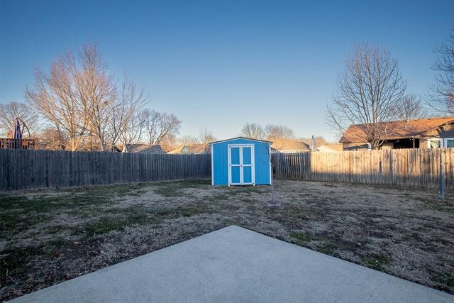 2407 S Harding Street, Oak Grove, MO 64075