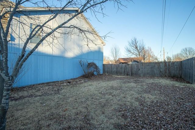 2407 S Harding Street, Oak Grove, MO 64075