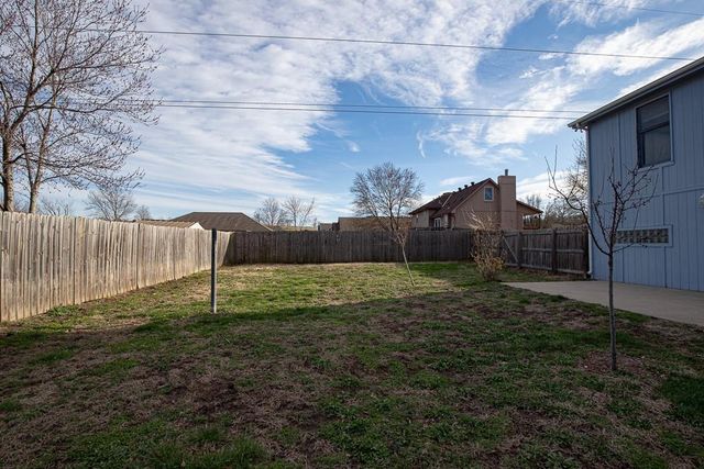 2407 S Harding Street, Oak Grove, MO 64075