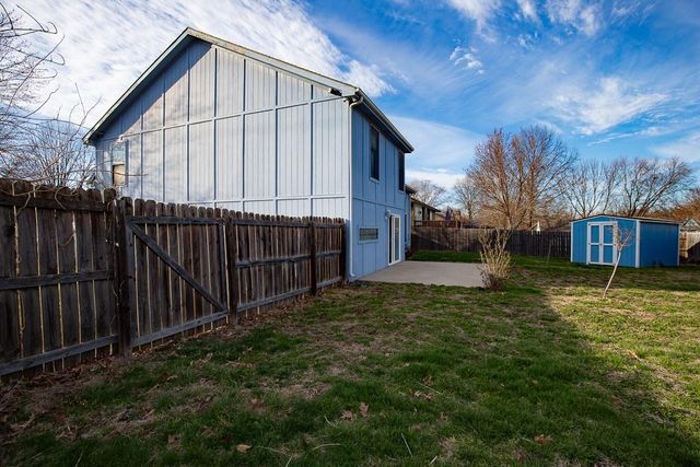 2407 S Harding Street, Oak Grove, MO 64075