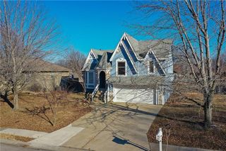 2407 S Harding Street, Oak Grove, MO 64075