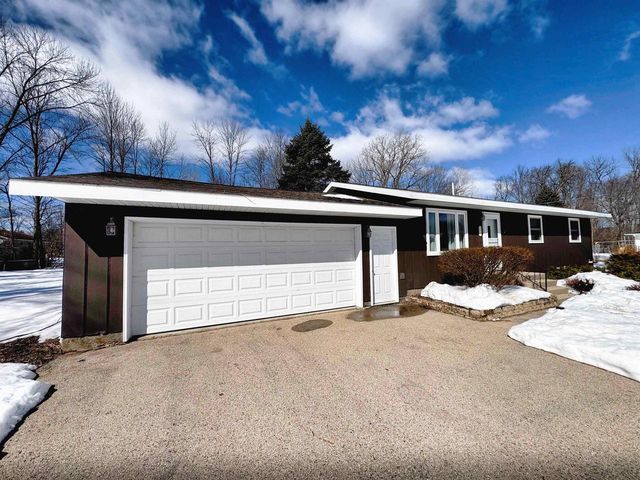 4511 6TH STREET, Menominee, MI 49858