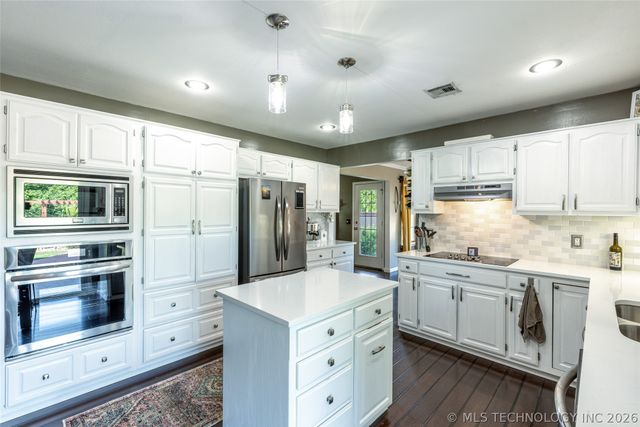 7655 E Brit Drive, Claremore, OK 74019