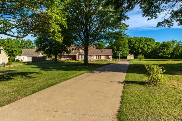 7655 E Brit Drive, Claremore, OK 74019