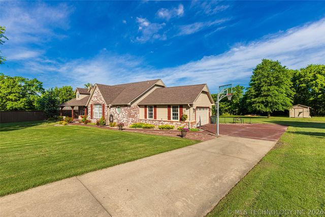 7655 E Brit Drive, Claremore, OK 74019